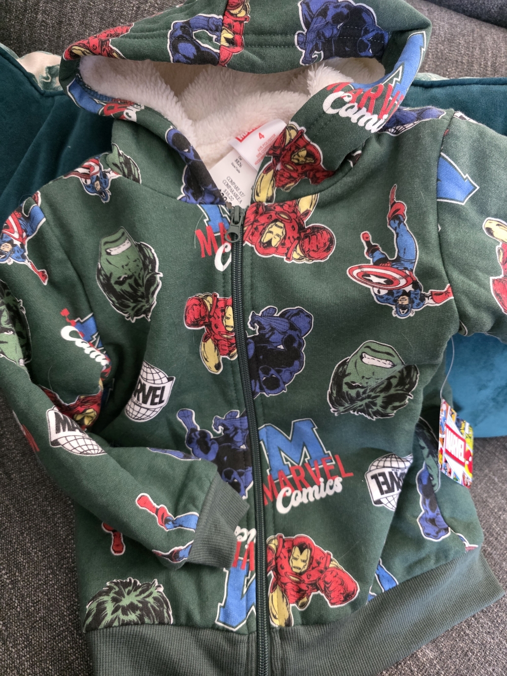 Marvel Green Kids Hoodie with Multicolor Avengers Graphics 4 Ans